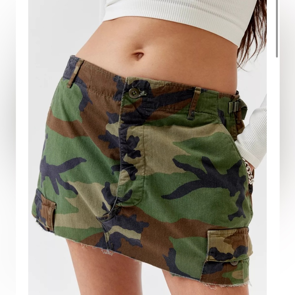 Urban Renewal Remade Low Rise Camo Mini Skirt